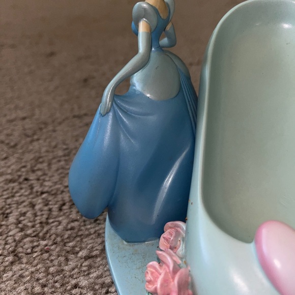 Disney Princess Forever Cinderella Soap Dish Glass Slipper Bathroom Decor. - Picture 4 of 9